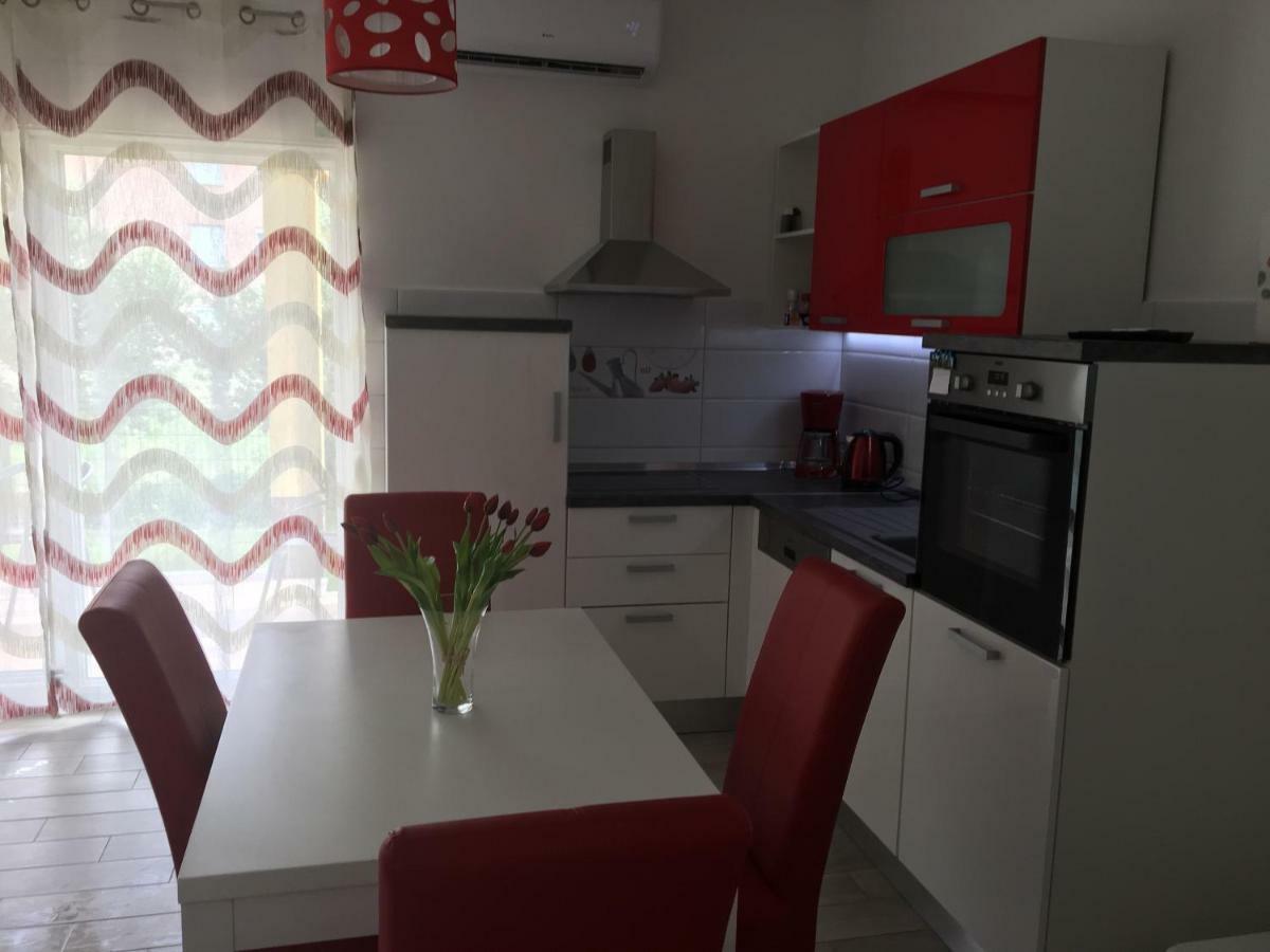 Apartment Vedran Kaštela Екстериор снимка