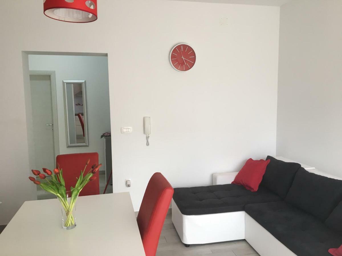 Apartment Vedran Kaštela Екстериор снимка