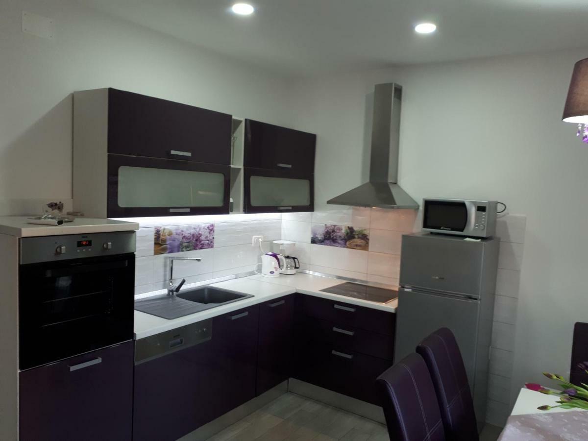 Apartment Vedran Kaštela Екстериор снимка