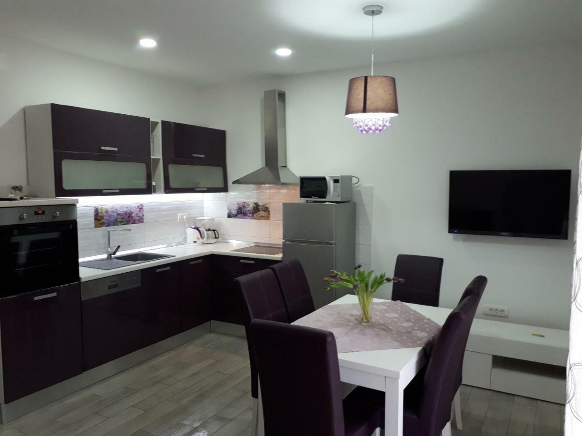 Apartment Vedran Kaštela Екстериор снимка